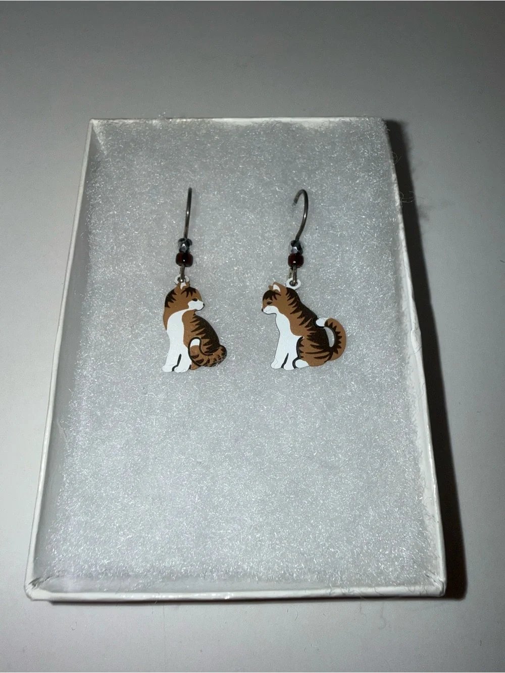 Cat Silhouette Dangle Earrings in Brown and White - Unbranded